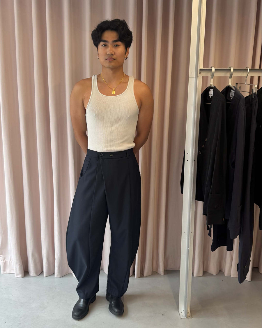 BLACK PLEATED HANBOK SLACKS — size S