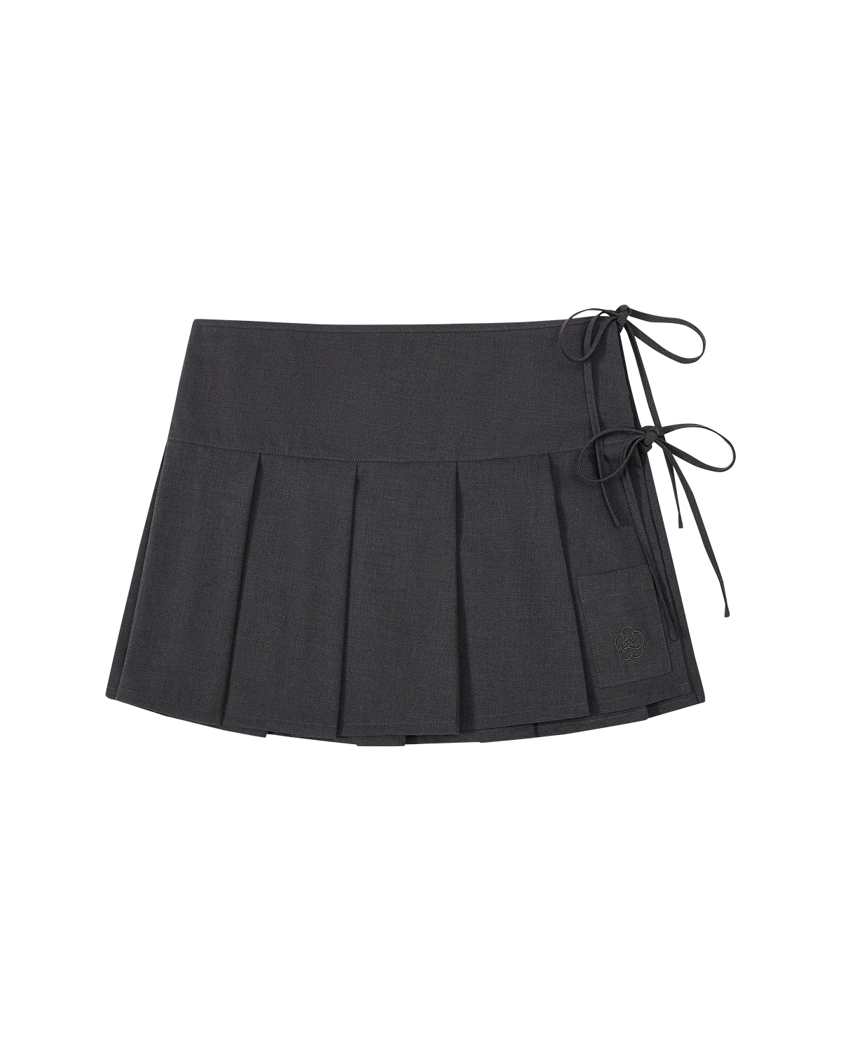 The FLARE SKIRT PANTS by Sundae School feature a short black pleated design with two side bows and a small front patch, combining simplicity and style for both casual and semi-formal occasions.