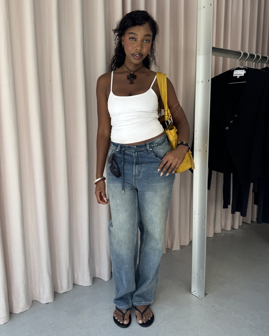 MEDIUM BLUE FRESHMAN FIT DENIM — size M