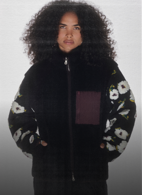 A model wearing Sundae School Mugunghwa Fleece 