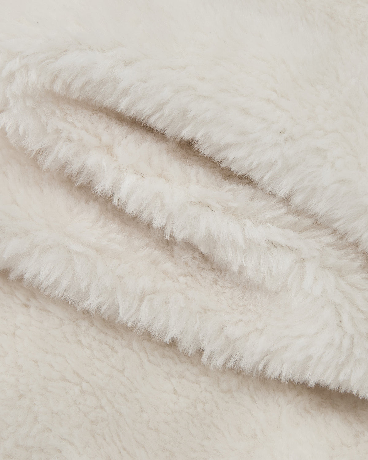 BLACK IVORY REVERSIBLE FLOWER QUILTED JEOGORI FLEECE